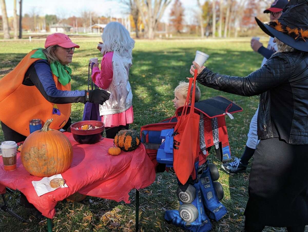 More than 500 children attended Sanford's trunkortreat