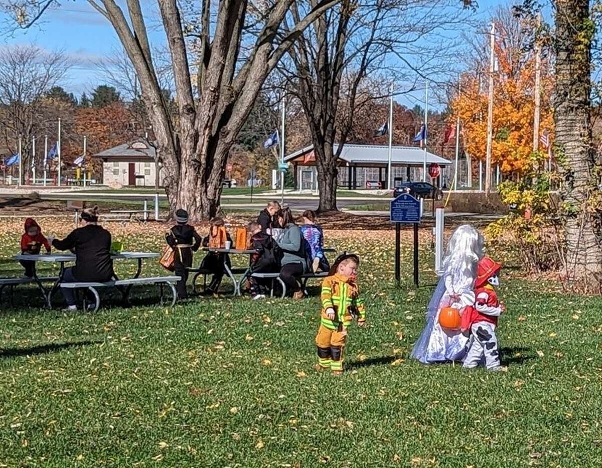More than 500 children attended Sanford's trunkortreat