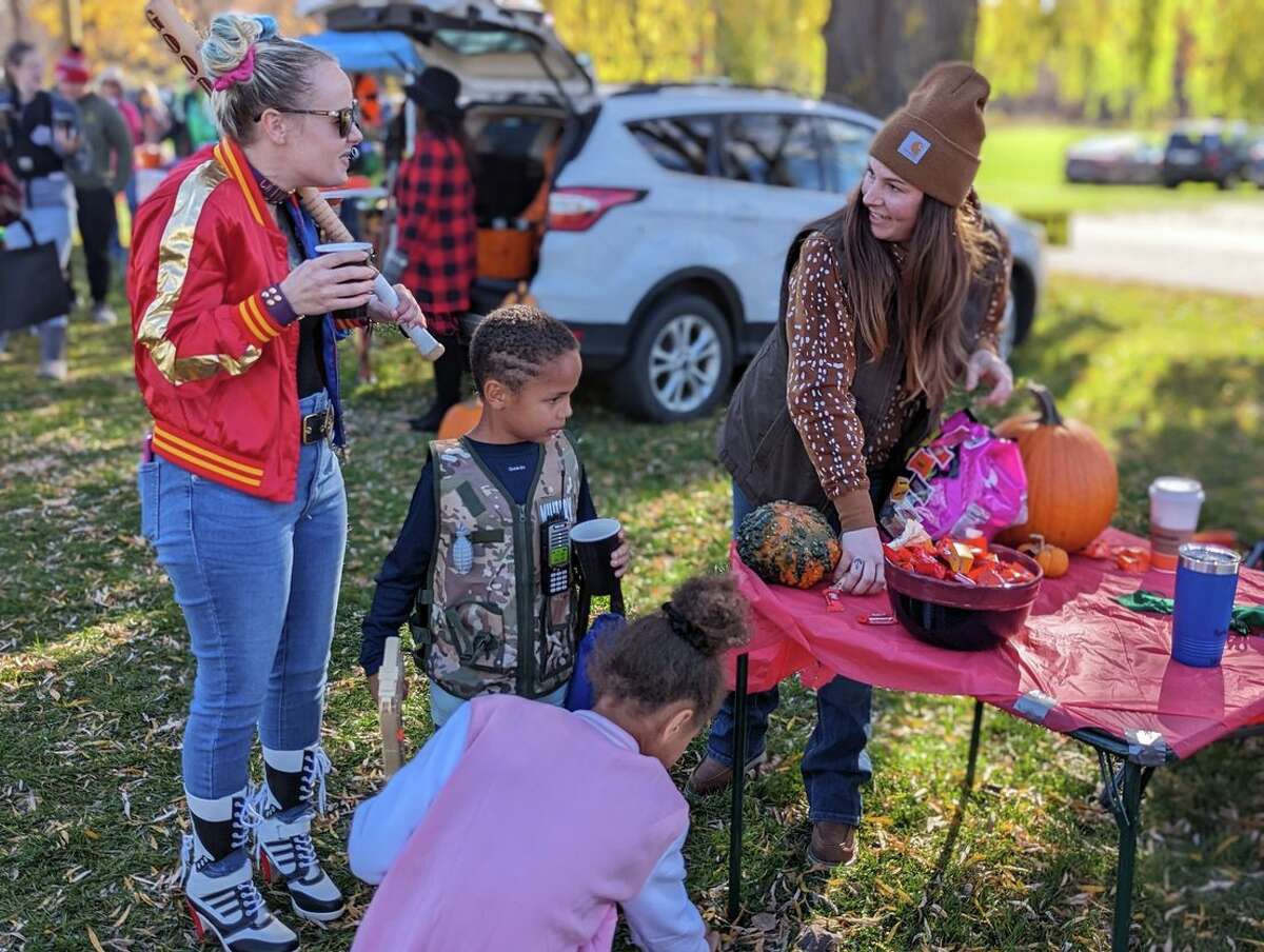 More than 500 children attended Sanford's trunkortreat