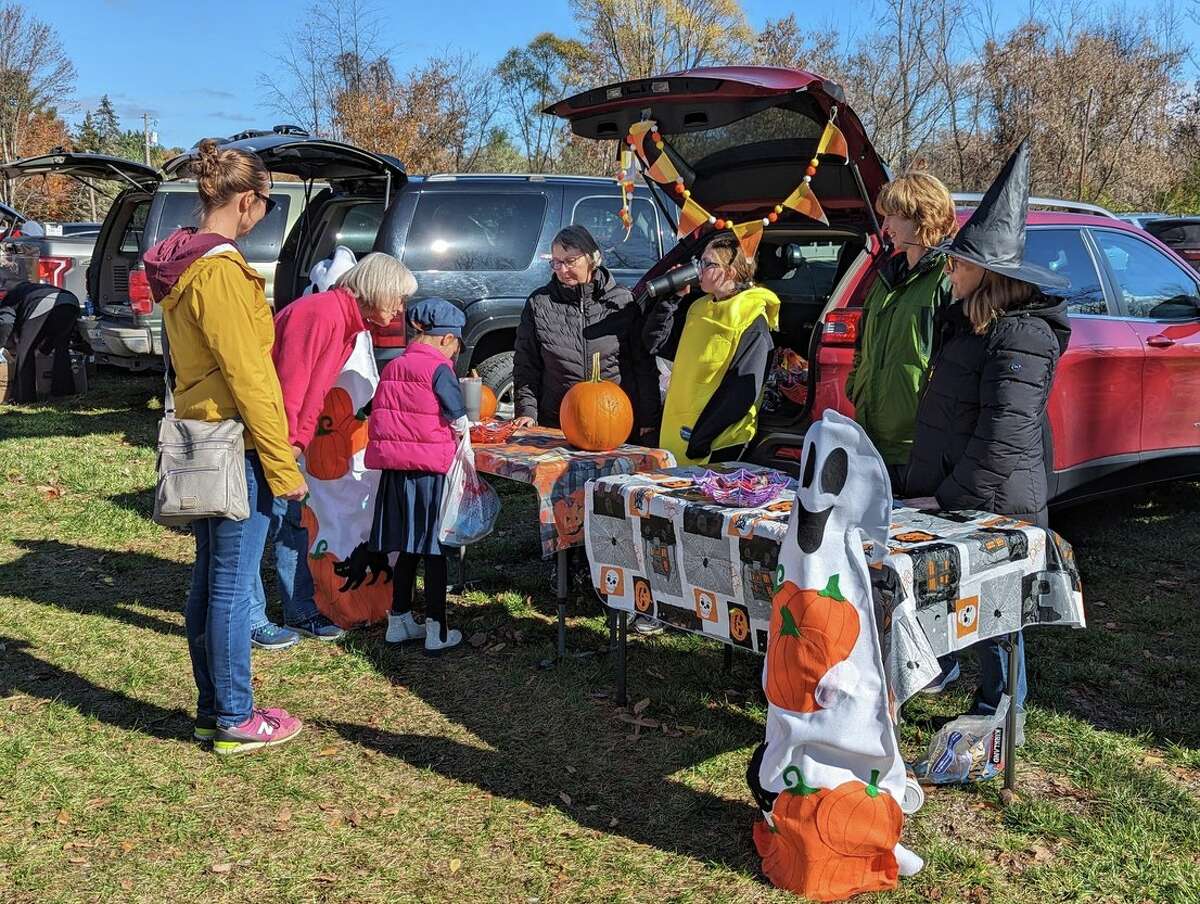 More than 500 children attended Sanford's trunkortreat