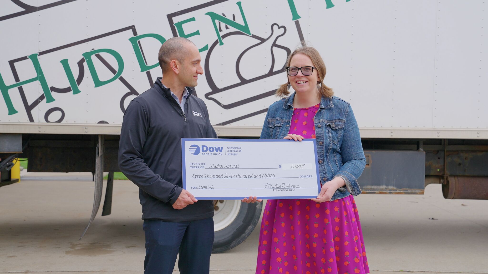 dow-credit-union-donates-7-700-to-hidden-harvest