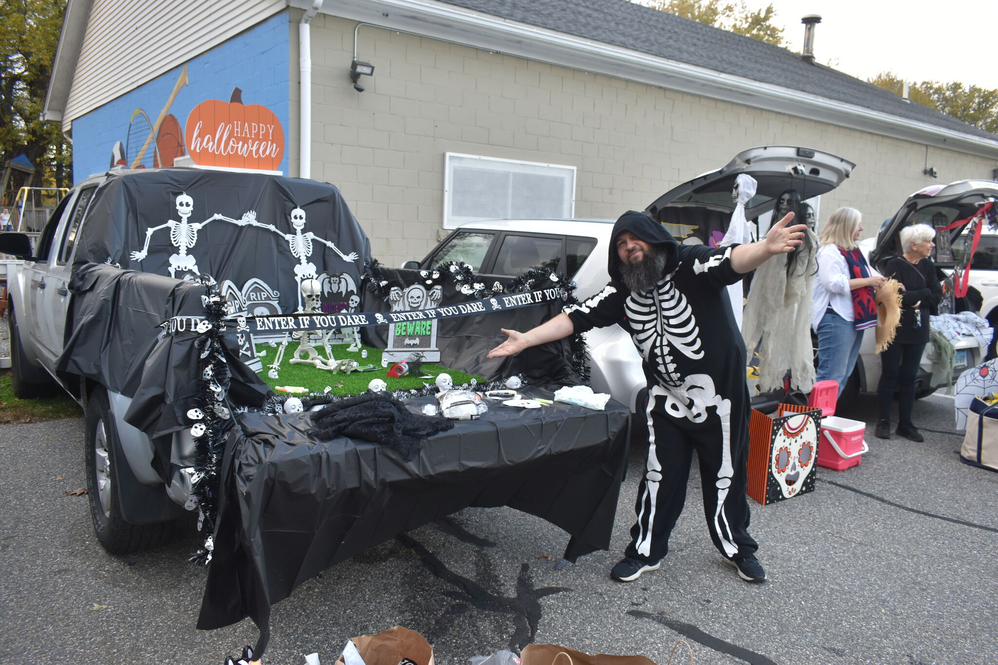 Winsted Halloween trickortreaters