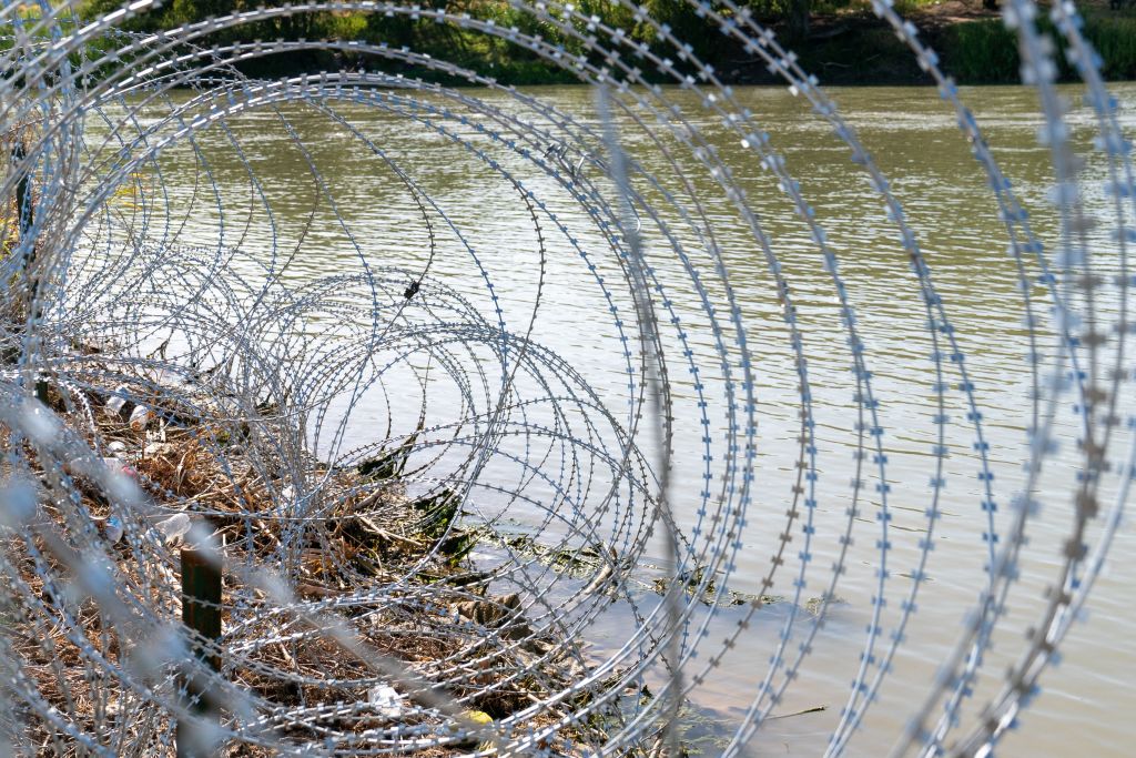 Judge Orders Agents To Stop Removing Concertina Wire At Border