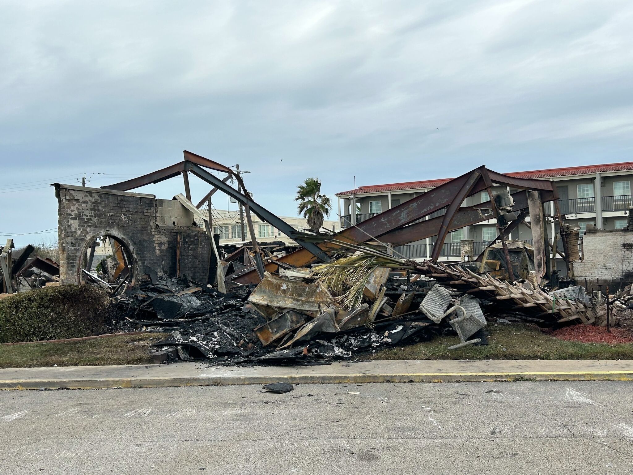 Major Fire Kills Galveston S Only Denny S Location