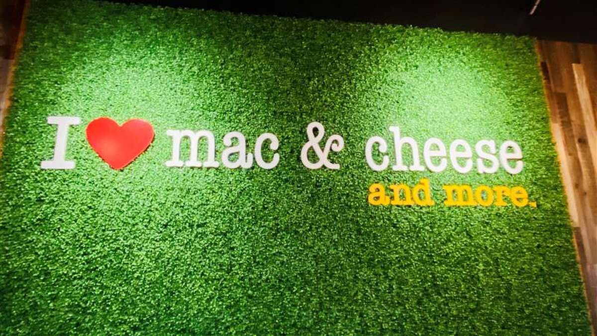 I Heart Mac and Cheese provides buildyourown comfort food experience