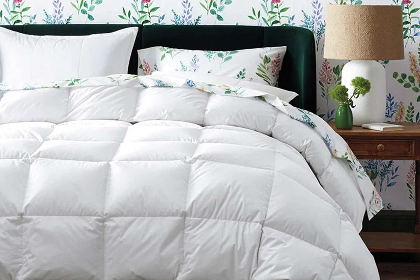 These are the best down comforters, according to Reddit users
