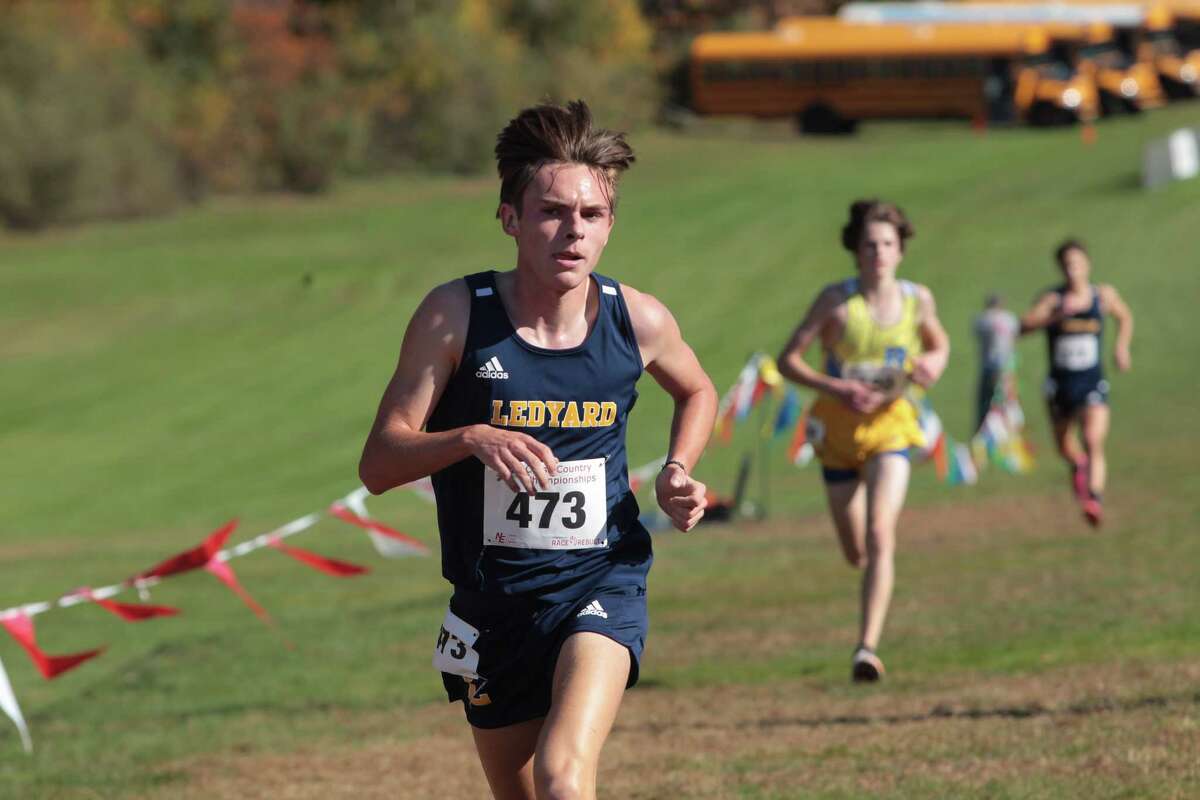 2023 CT high school boys cross country championships roundup.