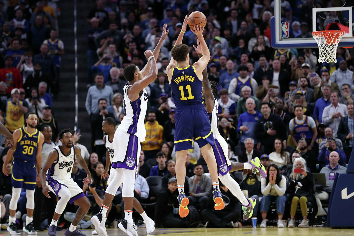 Klay Thompson's clutch jumper gives Warriors another win over Kings