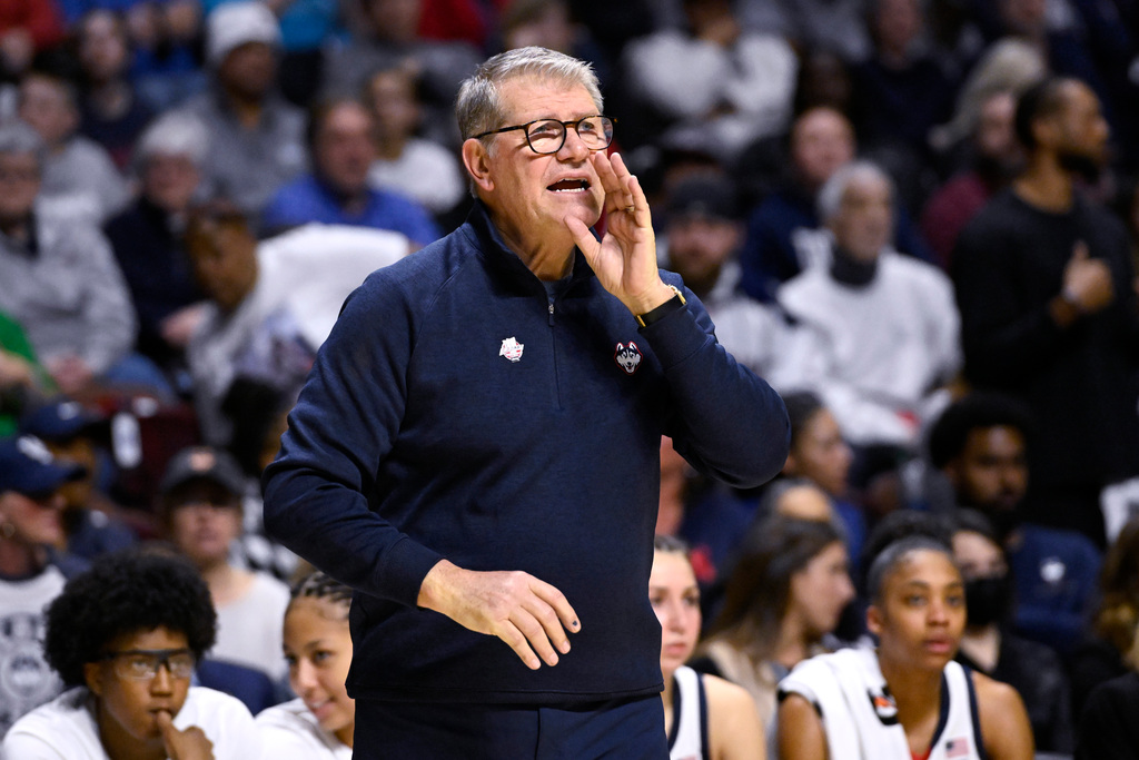 Paige Bueckers returns in UConn women's basketball preseason win