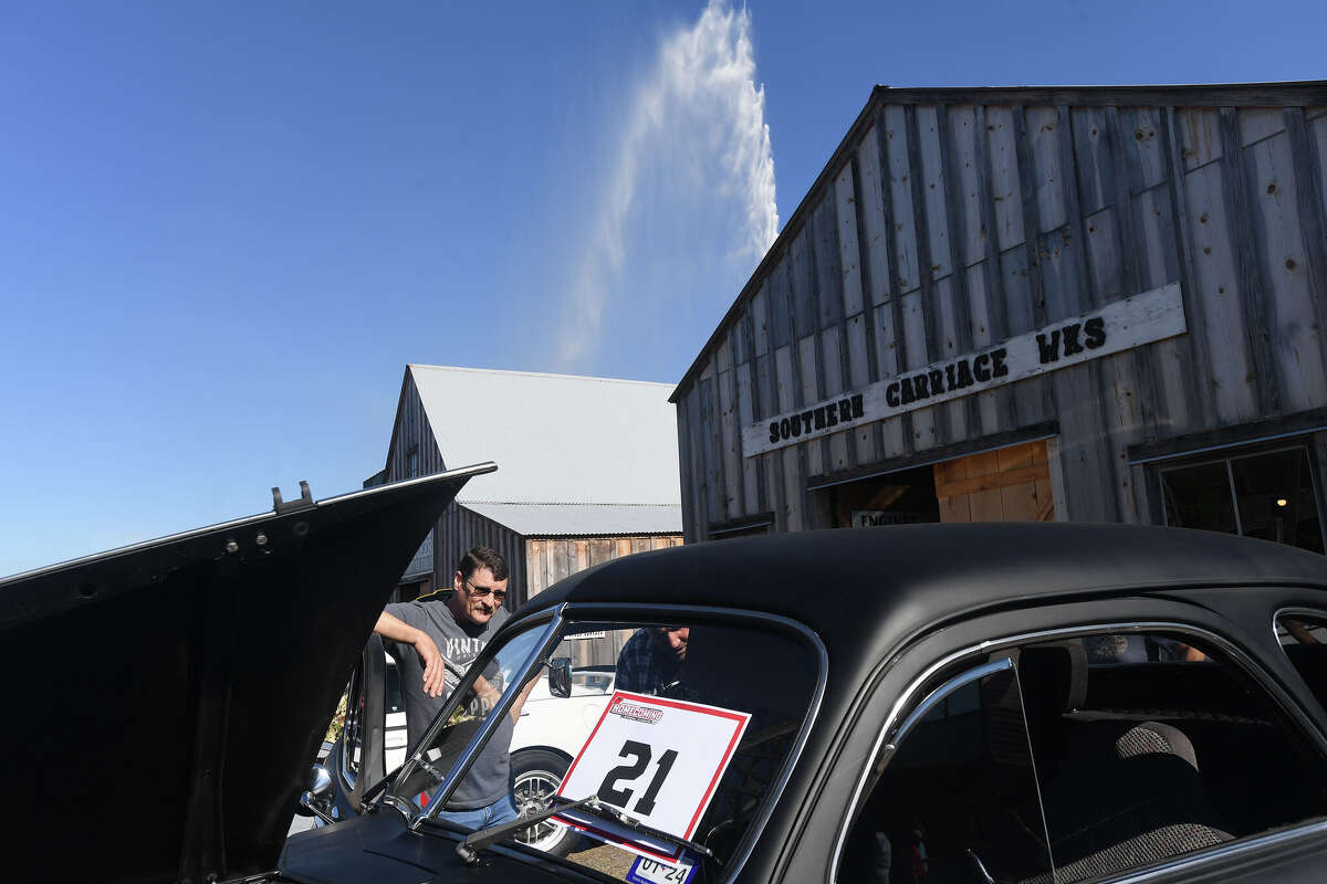 Spindletop Museum holds classic car show for Lamar