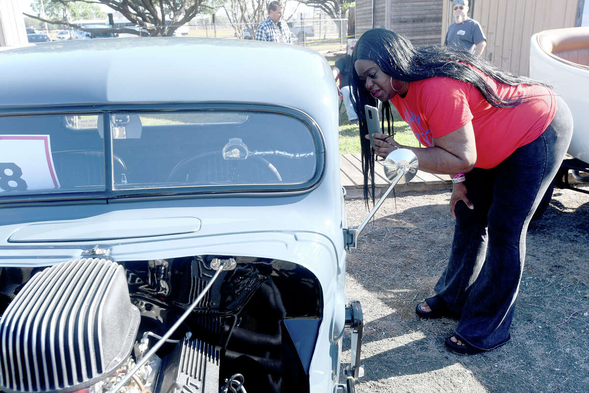 Spindletop Museum holds classic car show for Lamar
