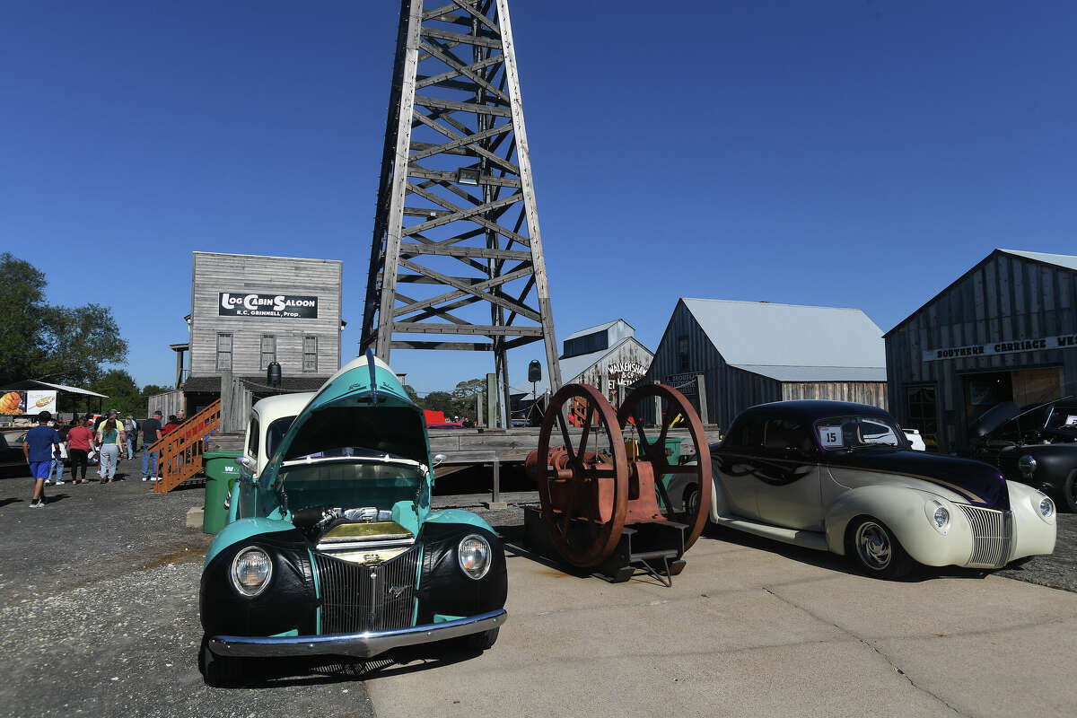 Spindletop Museum holds classic car show for Lamar