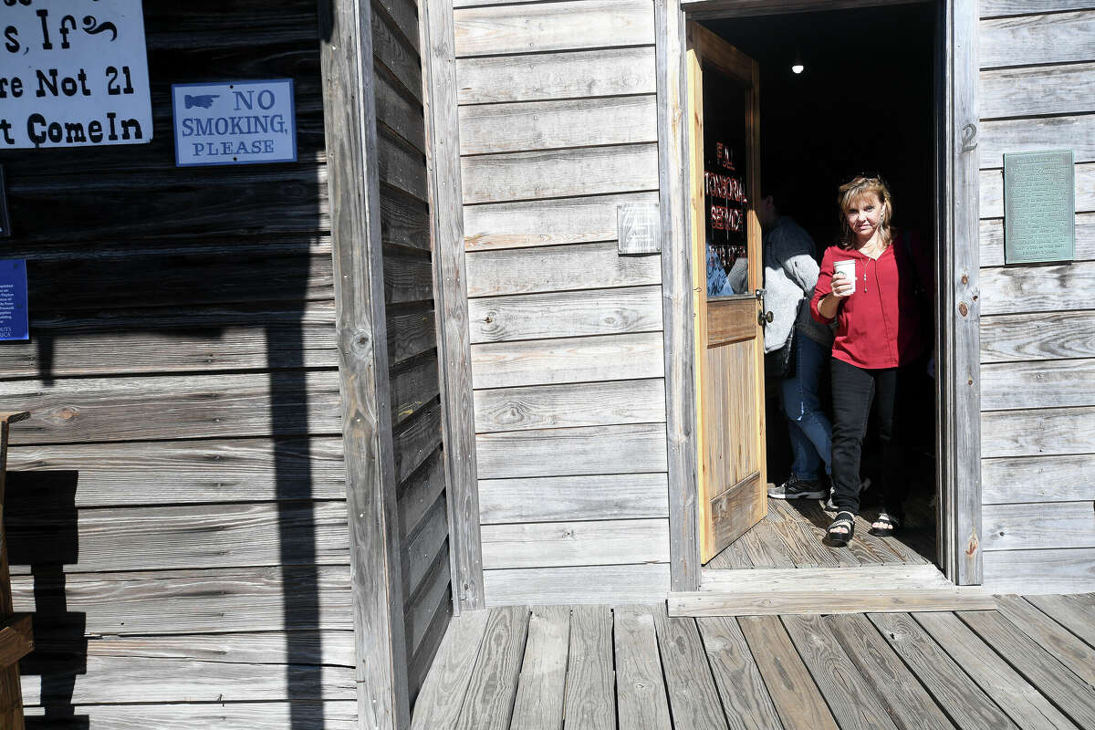 Spindletop Museum holds classic car show for Lamar