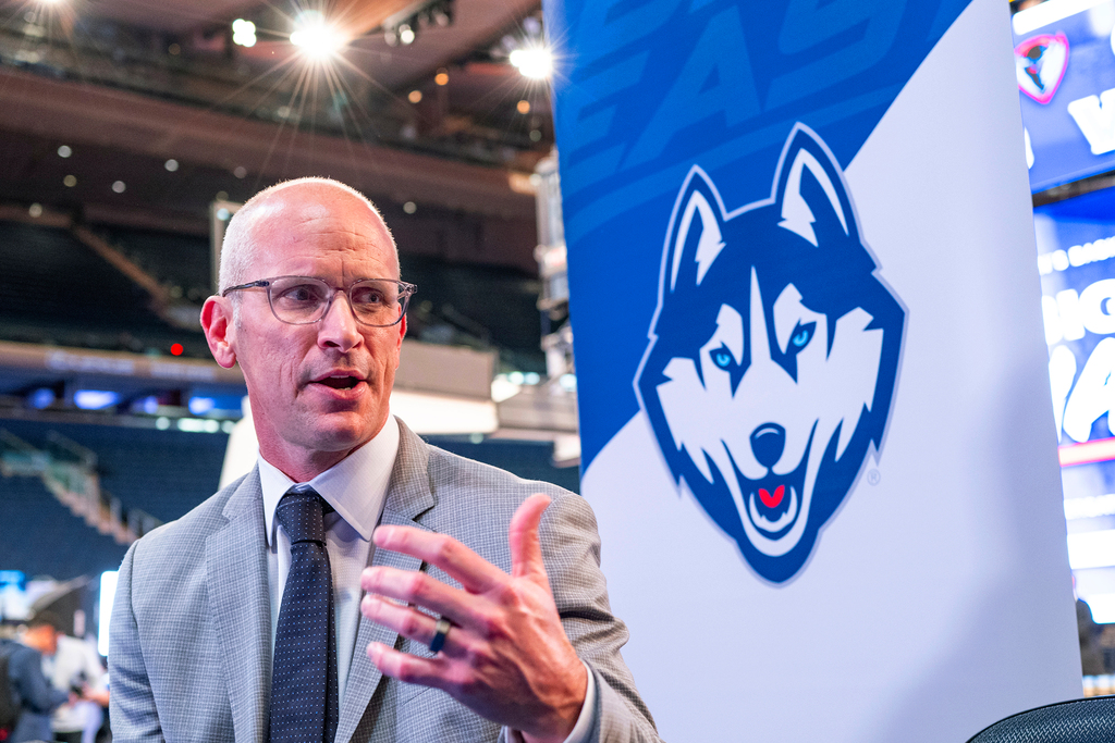 UConn Men's Basketball Unveiling Title Banner, Focusing On New Season