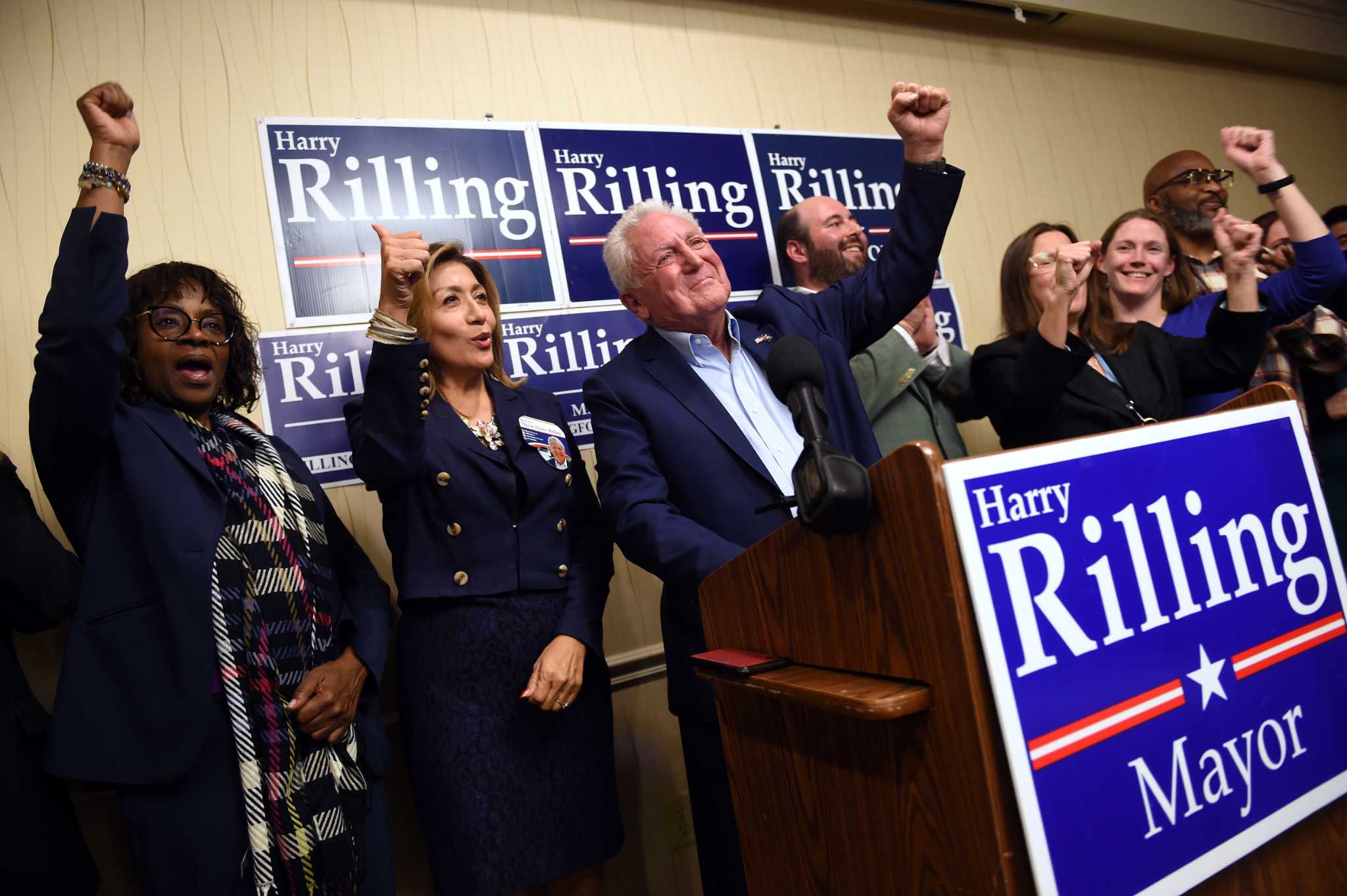 Congressional Democrats who get reelected on rainy days become