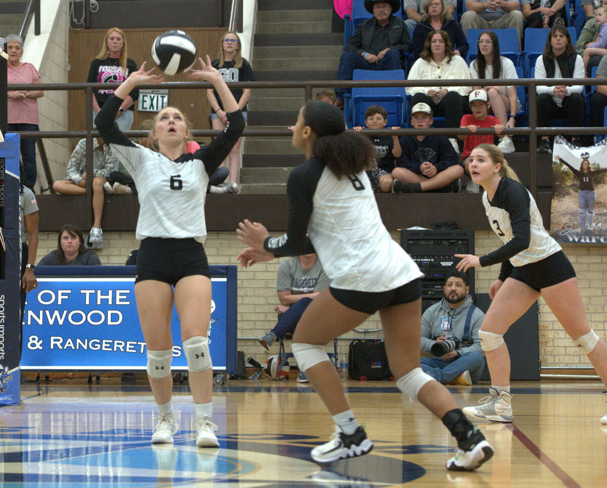 HS VOLLEYBALL Wink sweeps upstart Forsan in regional quarterfinals