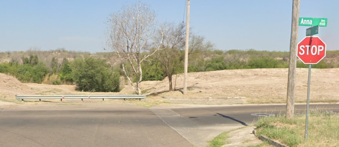 Men tried picking up migrants in west Laredo
