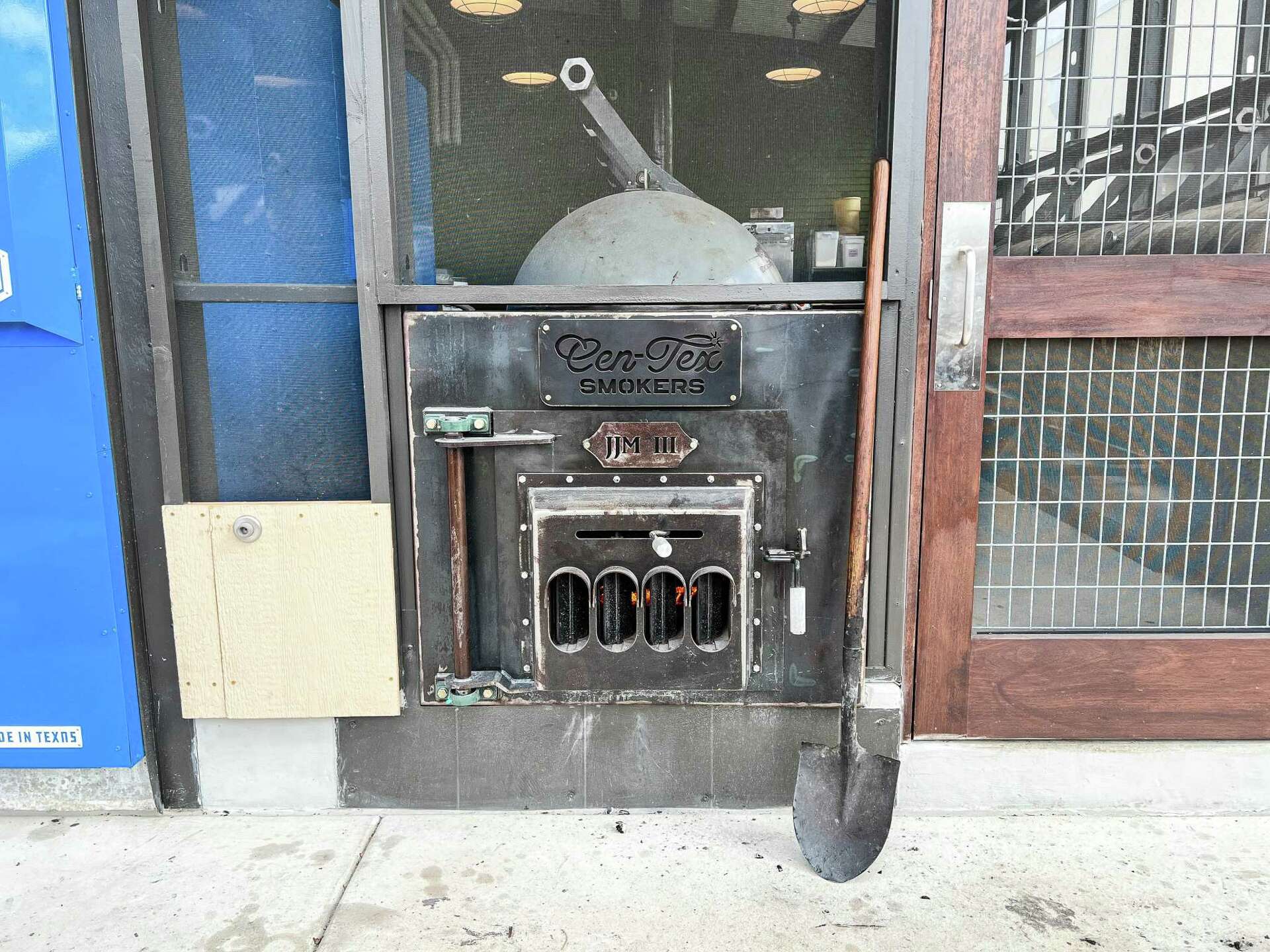 Blu Lacy Smokehouse brings craft barbecue to Castroville