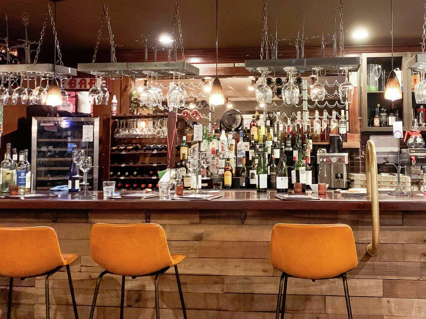 Guilford's Ballou's Restaurant & Wine Bar announces closing