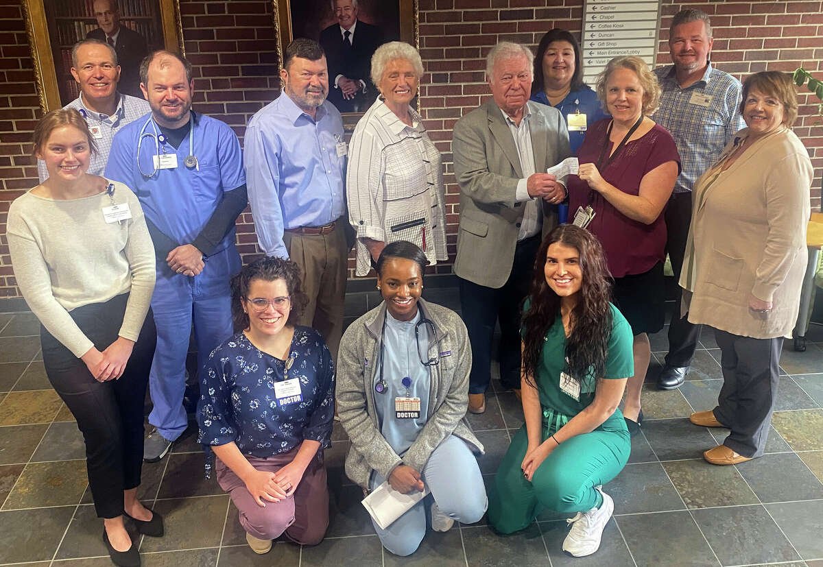 Alton Memorial Hospital Services Foundation gets 1,000 boost