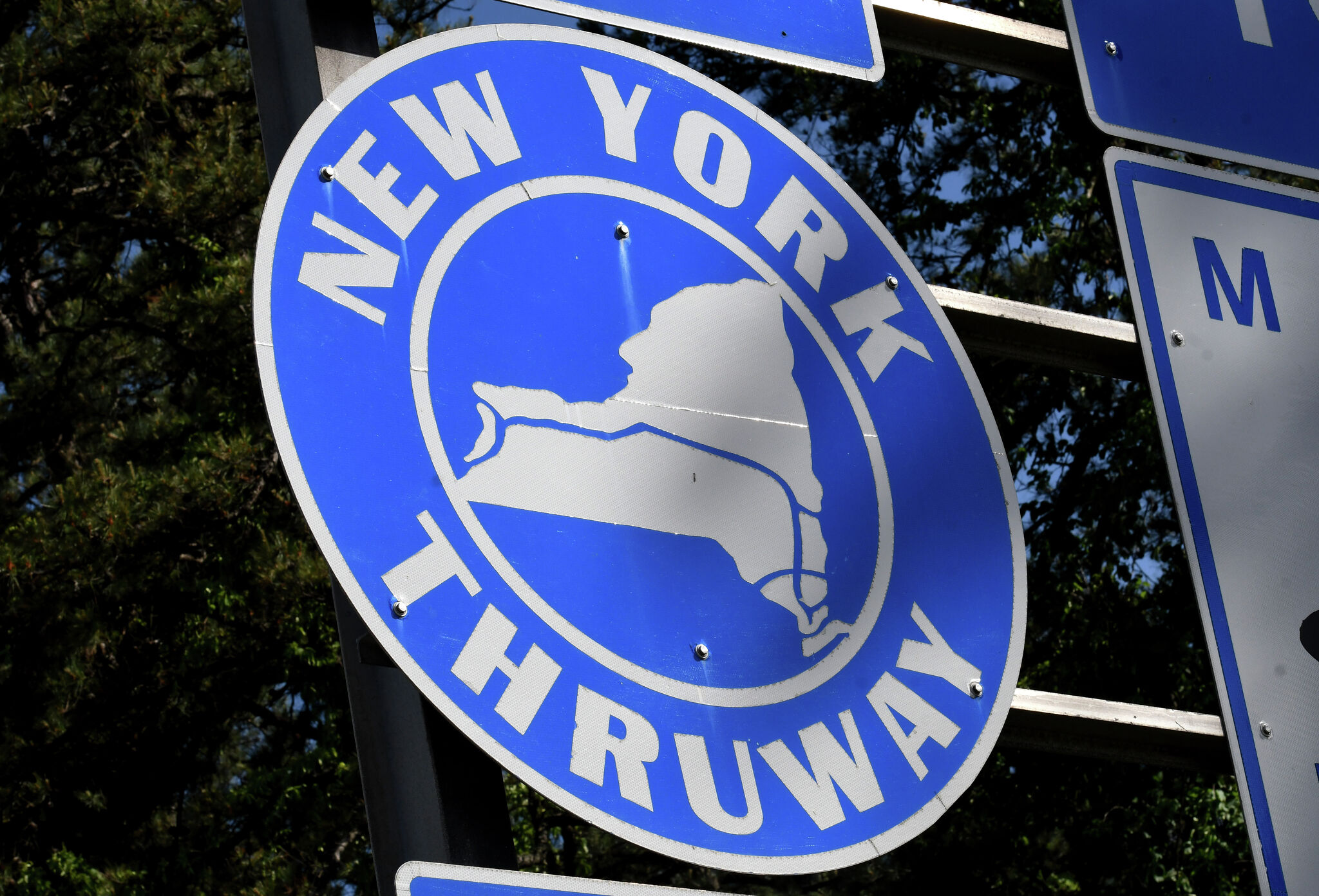 Clifton Park man dies in crash on I87 in Tarrytown