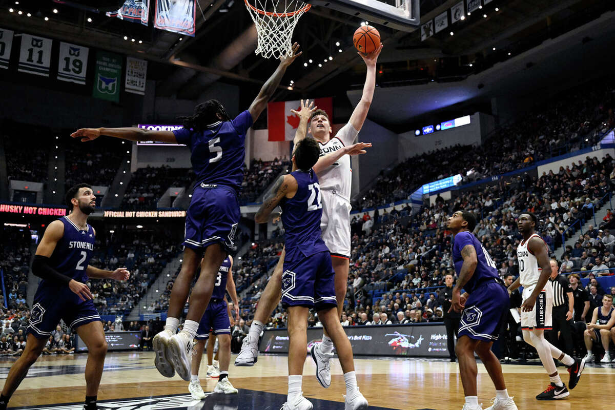 UConn Men's Basketball Team Rolls Over Stonehill