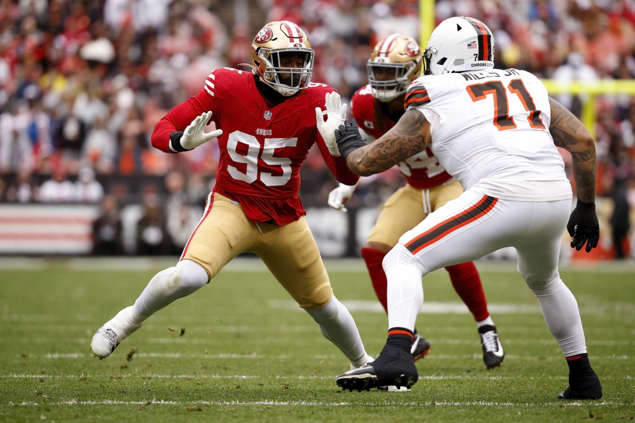 49ers’ pass rusher Drake Jackson on injured reserve with knee injury