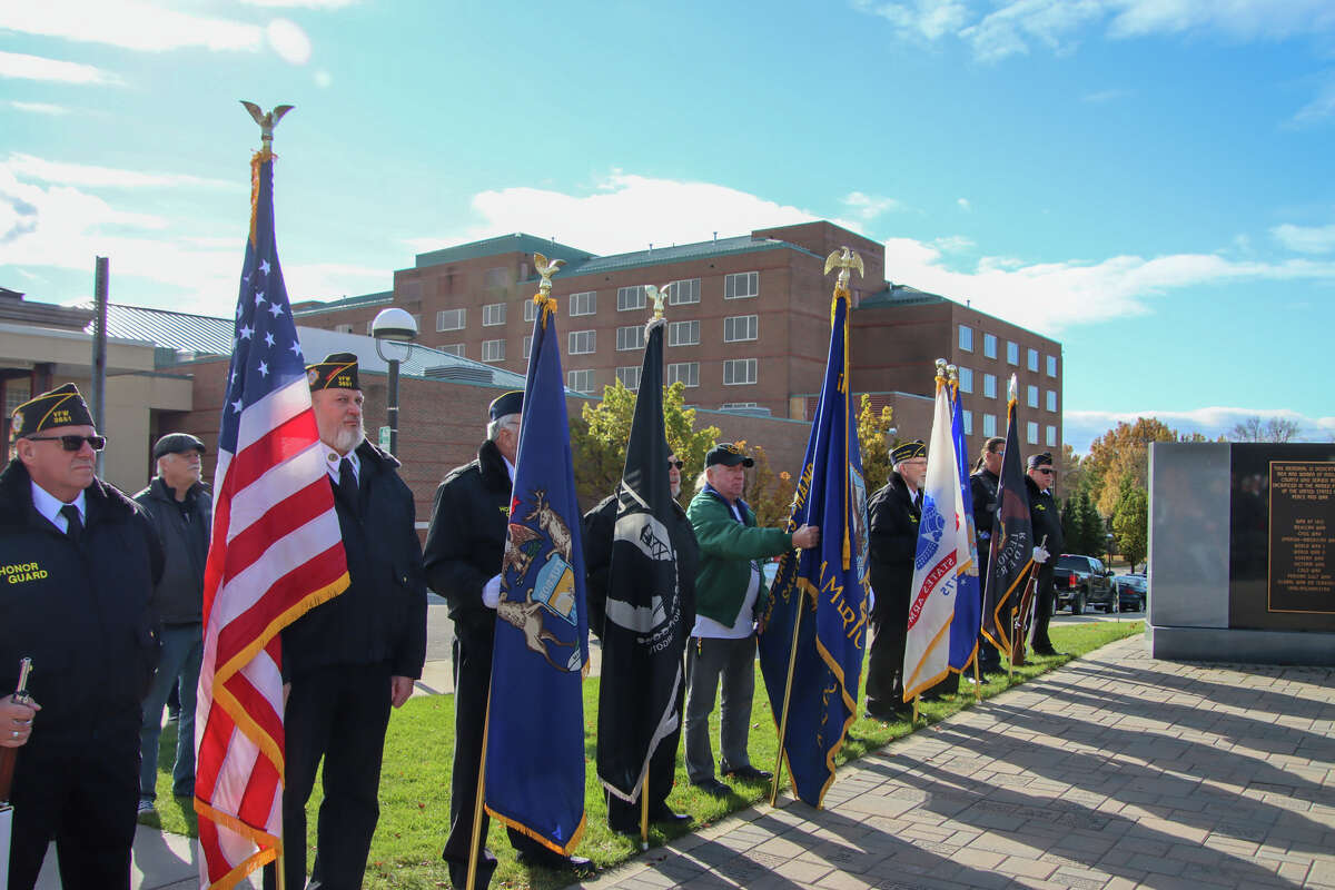 Veterans day mail delivery usps