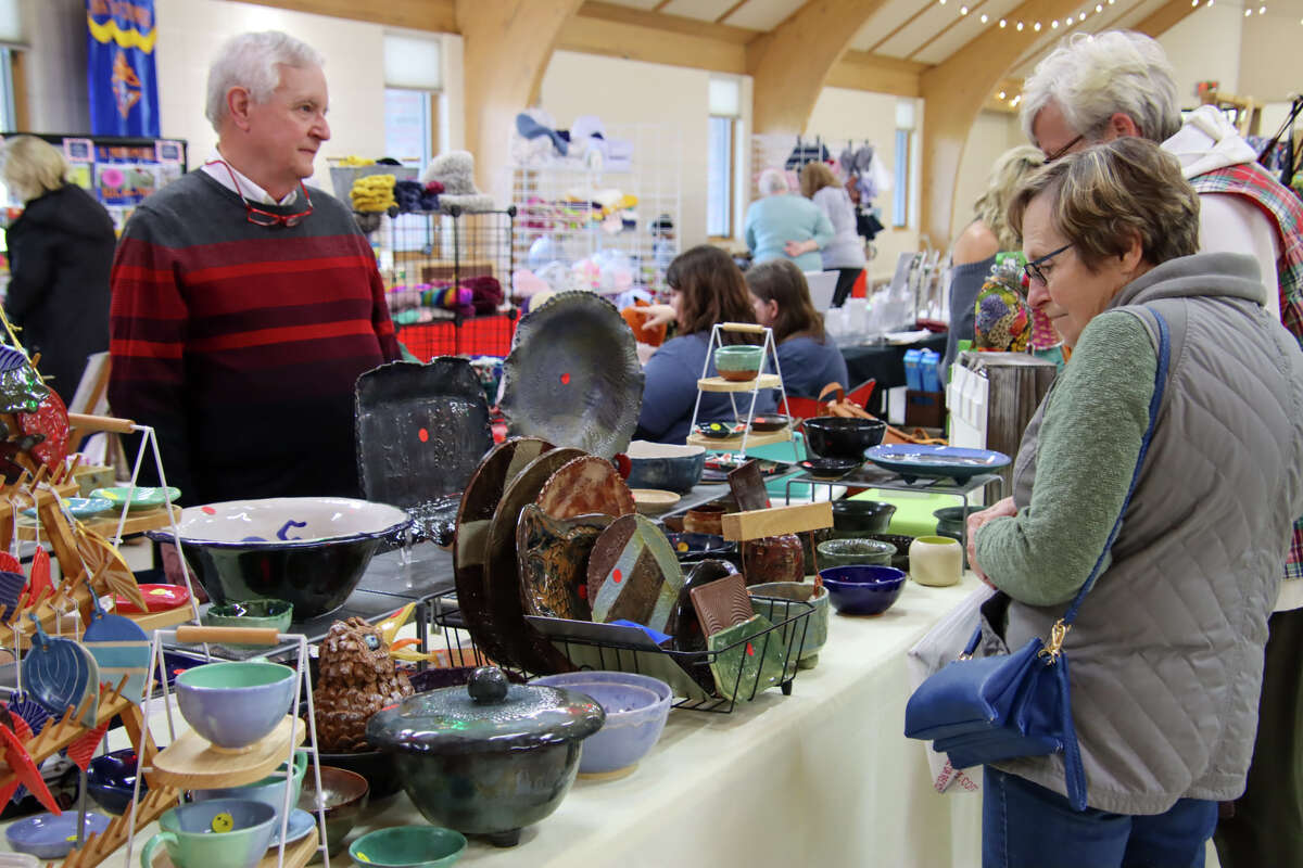 Holiday bazaars take over Midland with multiple craft, bake sales