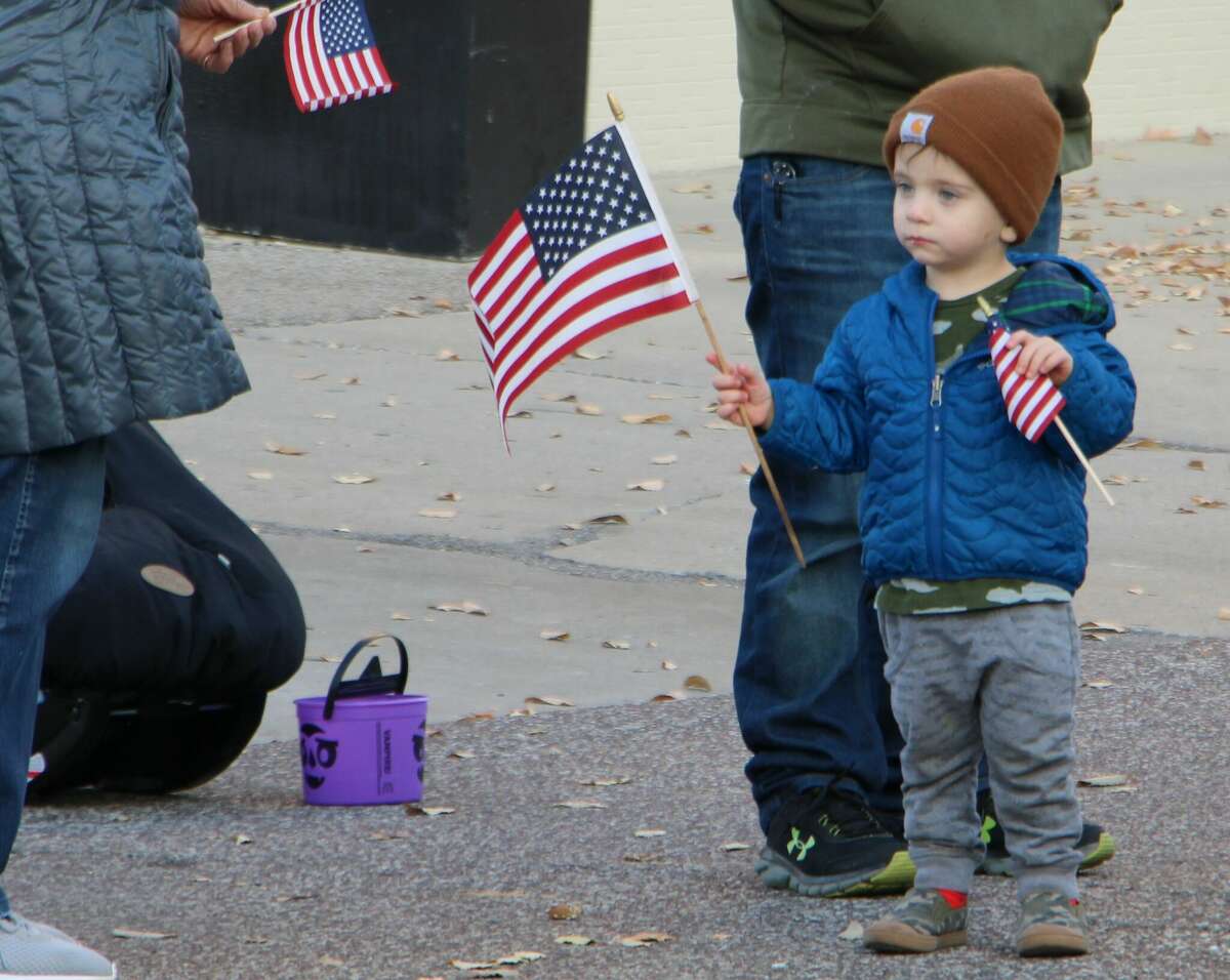 Is the post office open on veterans day in massachusetts