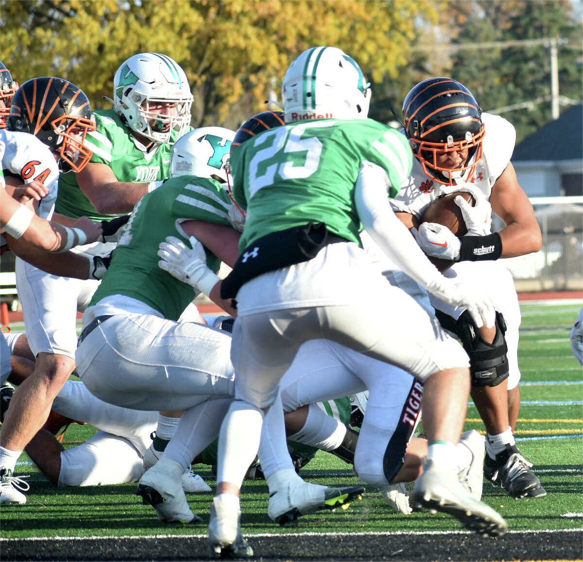 Edwardsville comeback falls short, season ends at York