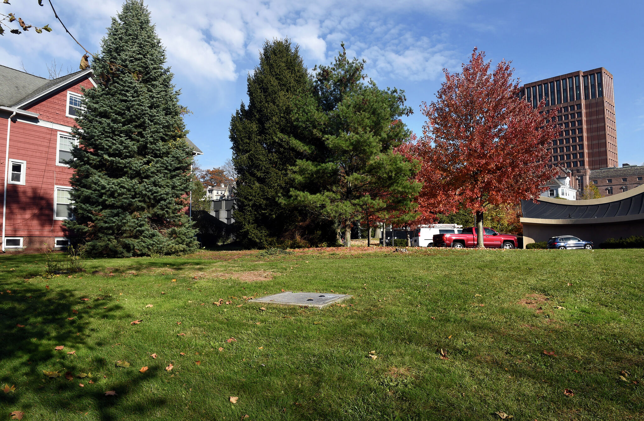 Yale proposes 70space parking lot near Ingalls Rink