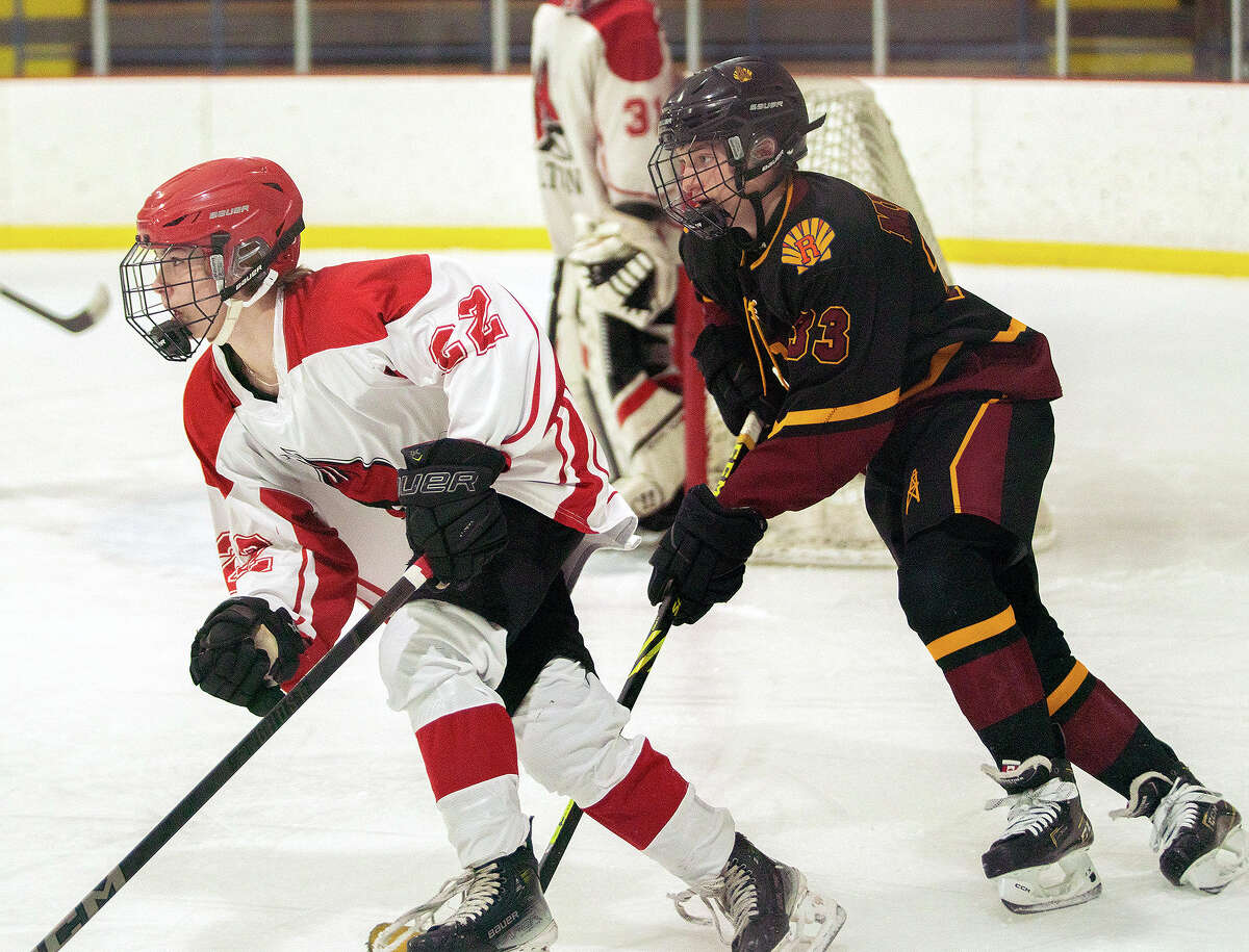 The Alton Redbirds beat EAWR 41 in MVCHA action Monday