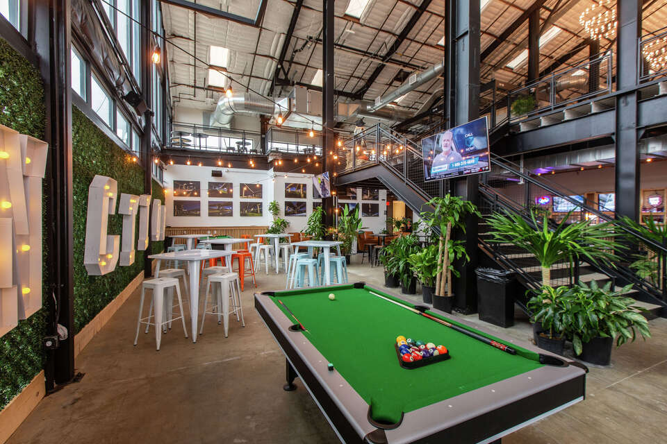 Junction Beer Garden opens near Houston Heights area