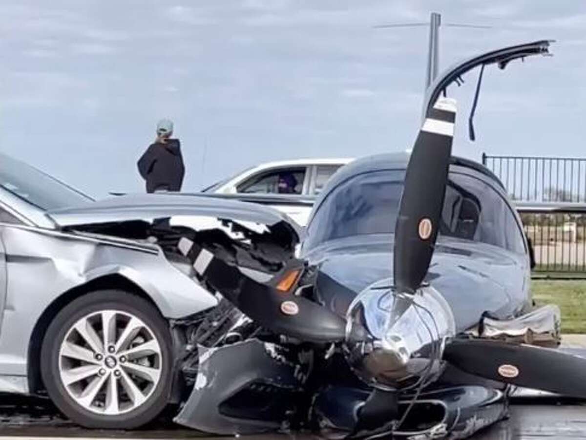 Plane crashes into a car in McKinney while attempting emergency landing