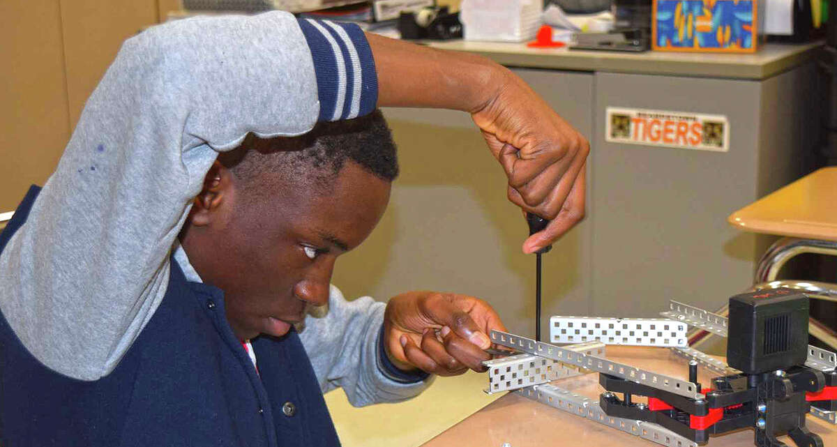 Beardstown High School starts robotics program