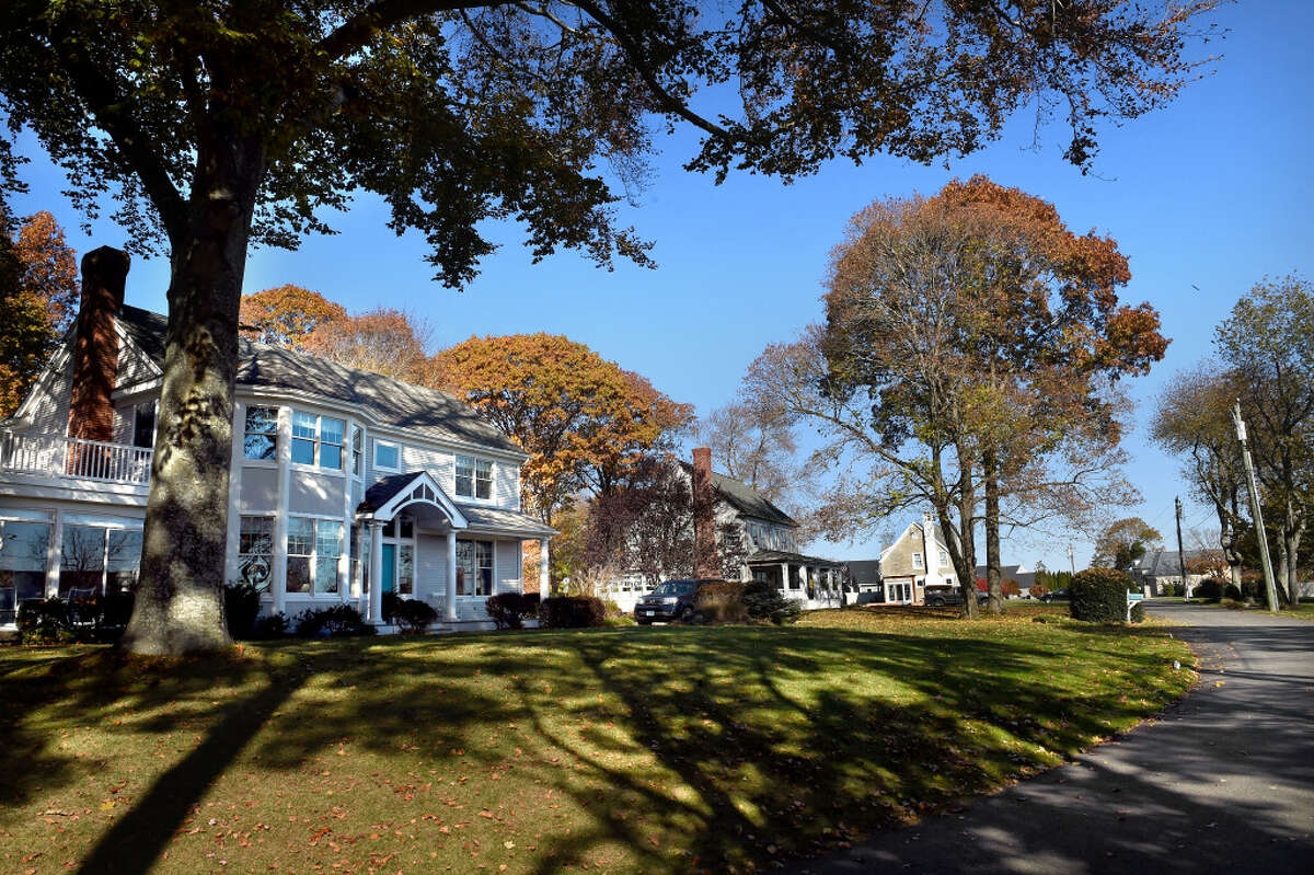 Old Saybrook OKs zone change allowing new homes on riverfront