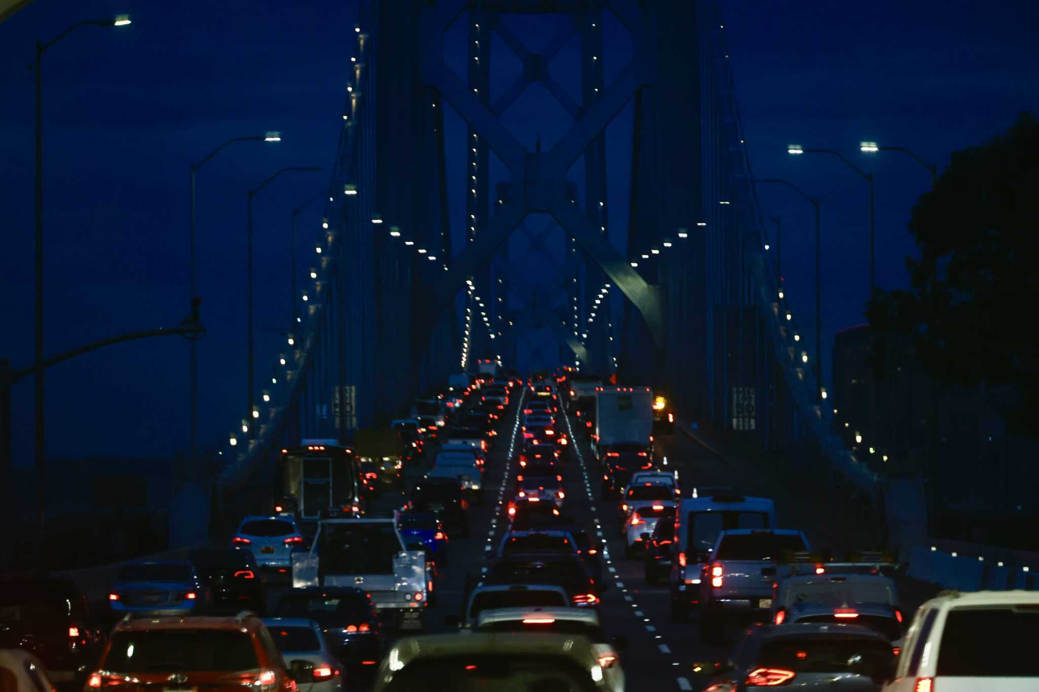 Encounter The Bewildering Traffic in Vietnam? Let just cross