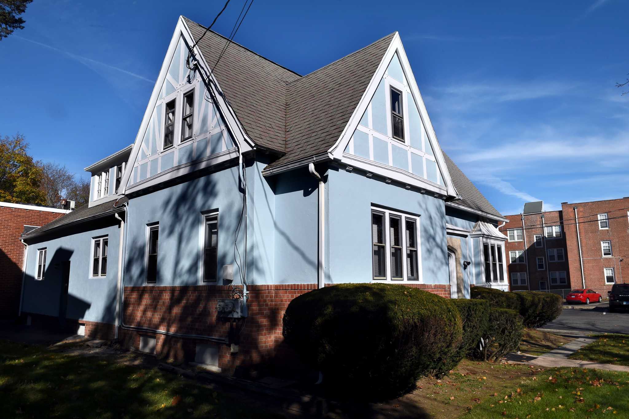 West Haven officials say blue building violates zoning ordinance