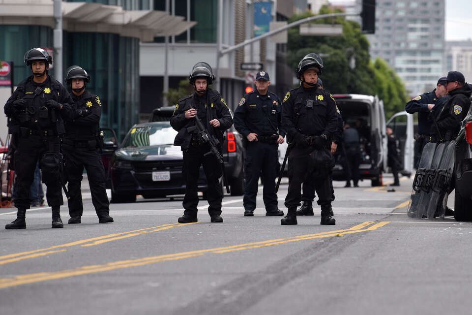 What it's like to walk around downtown San Francisco during APEC