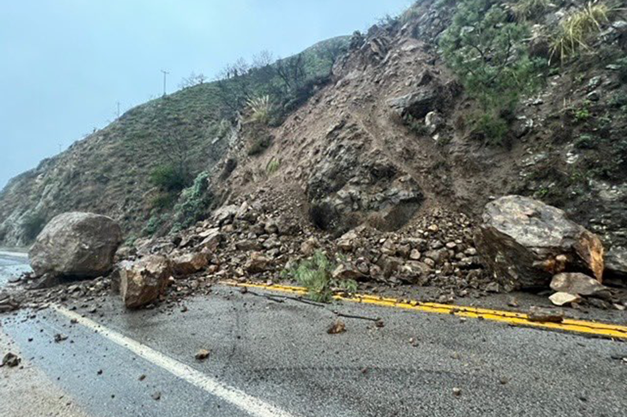 Caltrans crews unable to get Highway 1 open through Big Sur