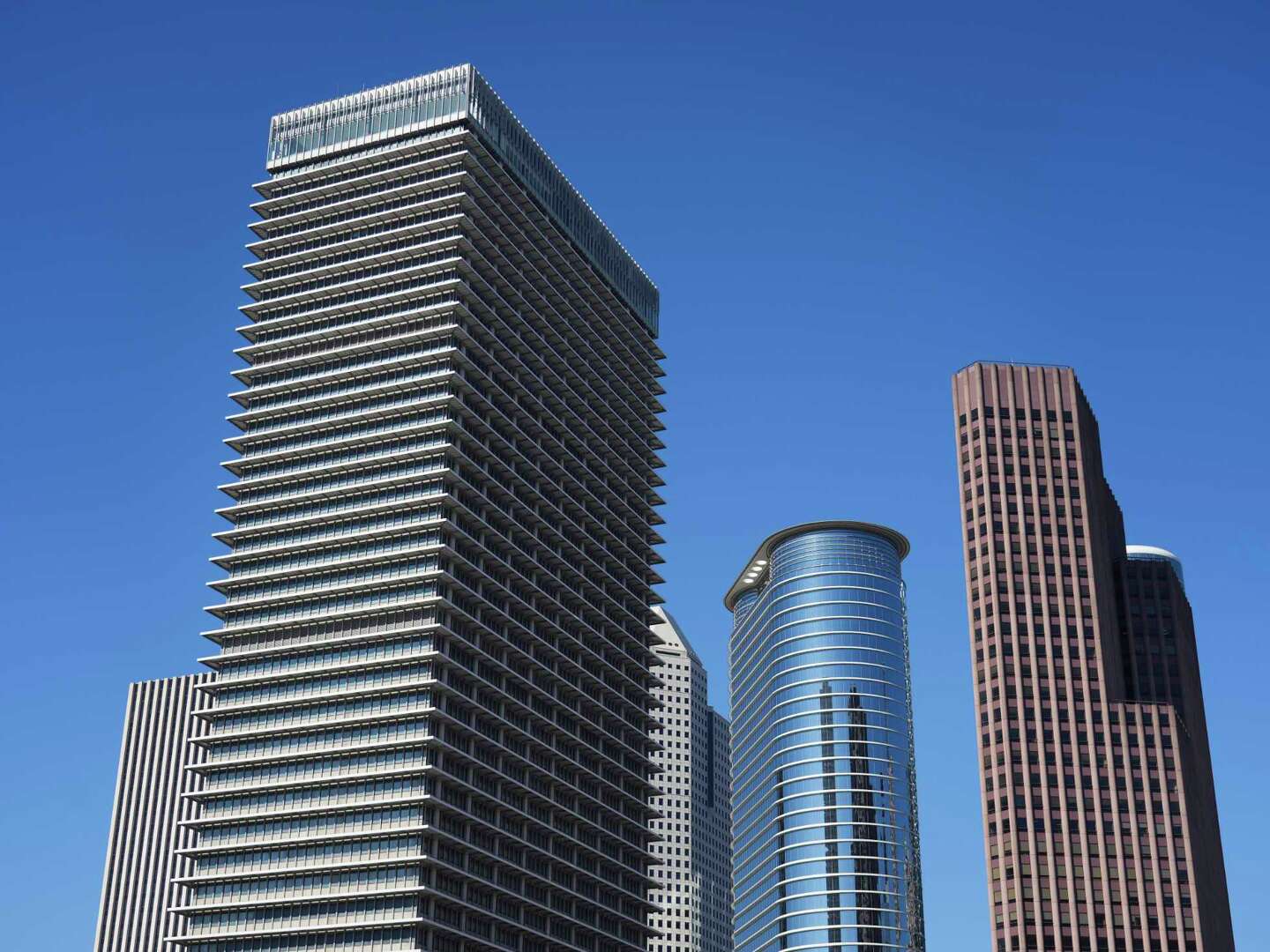 Houston's historic Humble-Exxon tower 800 Bell avoids foreclosure