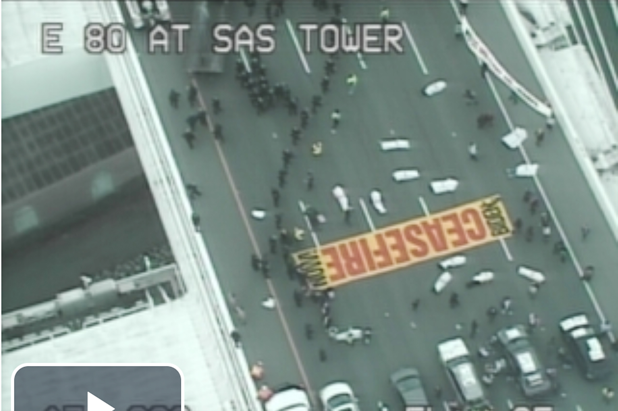海湾大桥抗议者完全封锁了西行交通