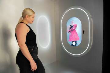 Snapchat maker to install first AR mirrors in a U.S. museum in S.F.