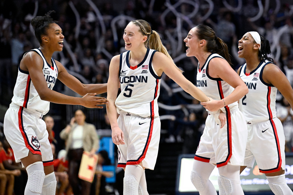 How Paige Bueckers, UConn Women Responded To Loss Of Azzi Fudd