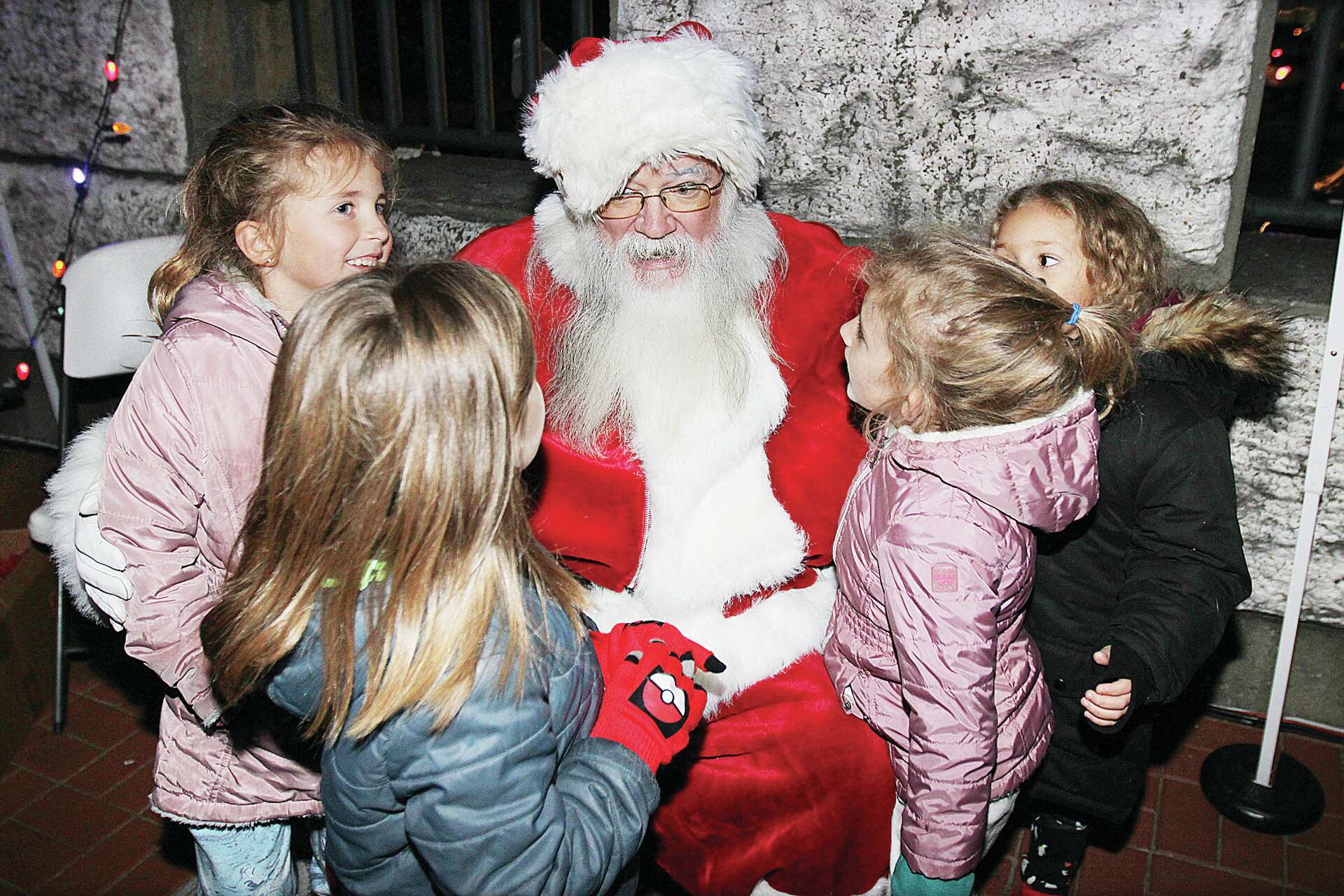 2024 Alton Christmas Tree Lighting schedule and festivities