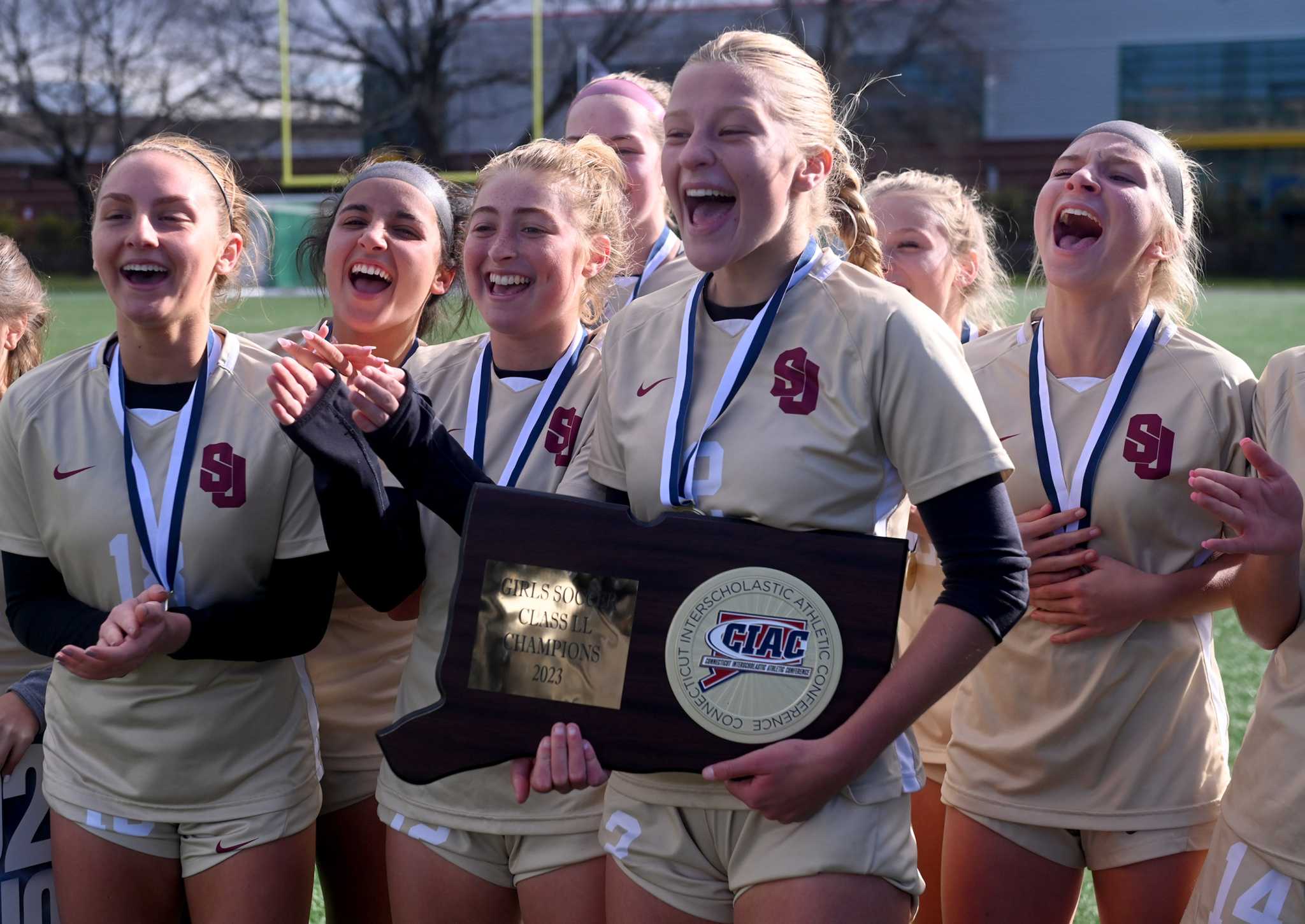 New Hartford girls soccer team remains unbeaten, heads to second