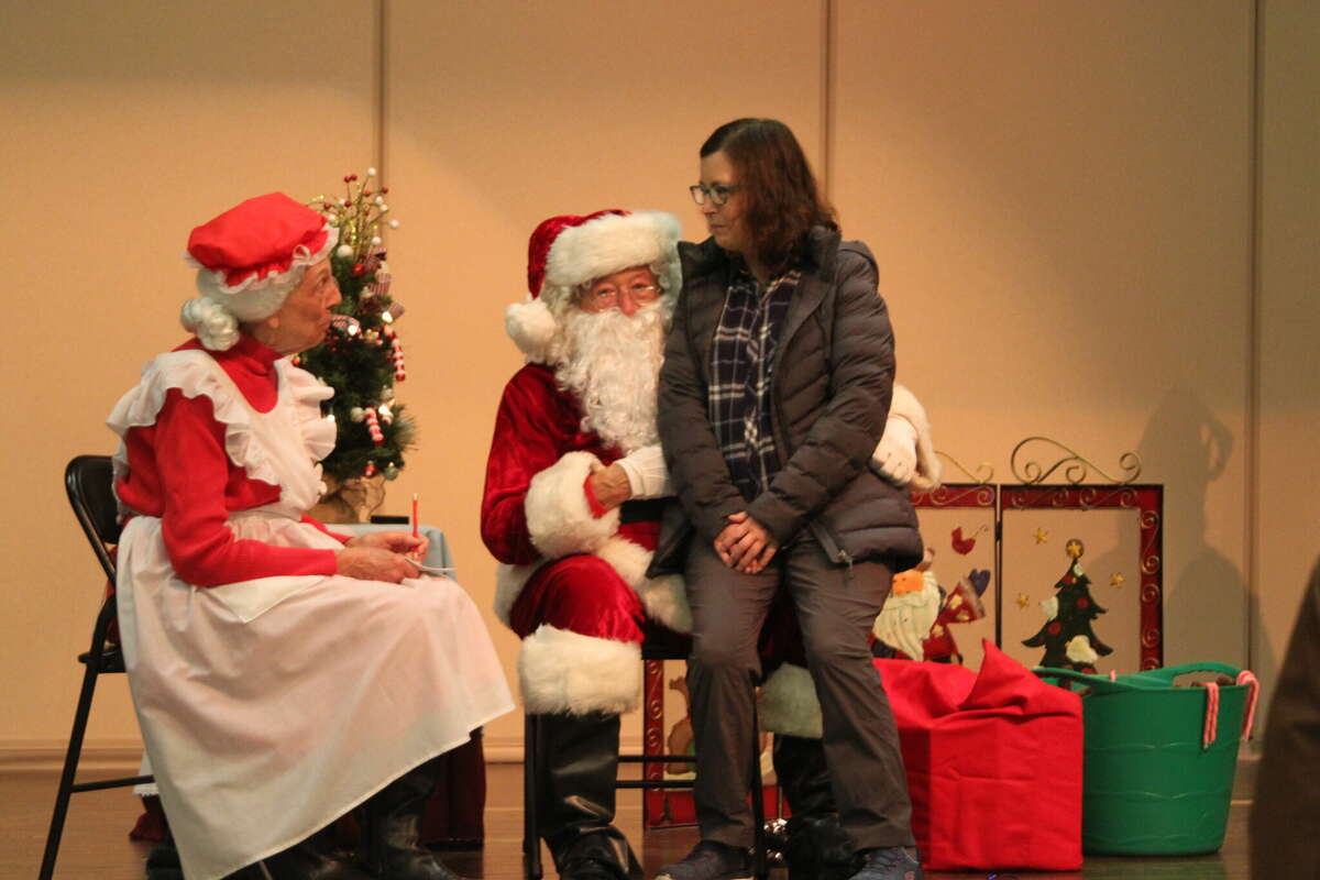 Artisans shine at Onekama Christmas market