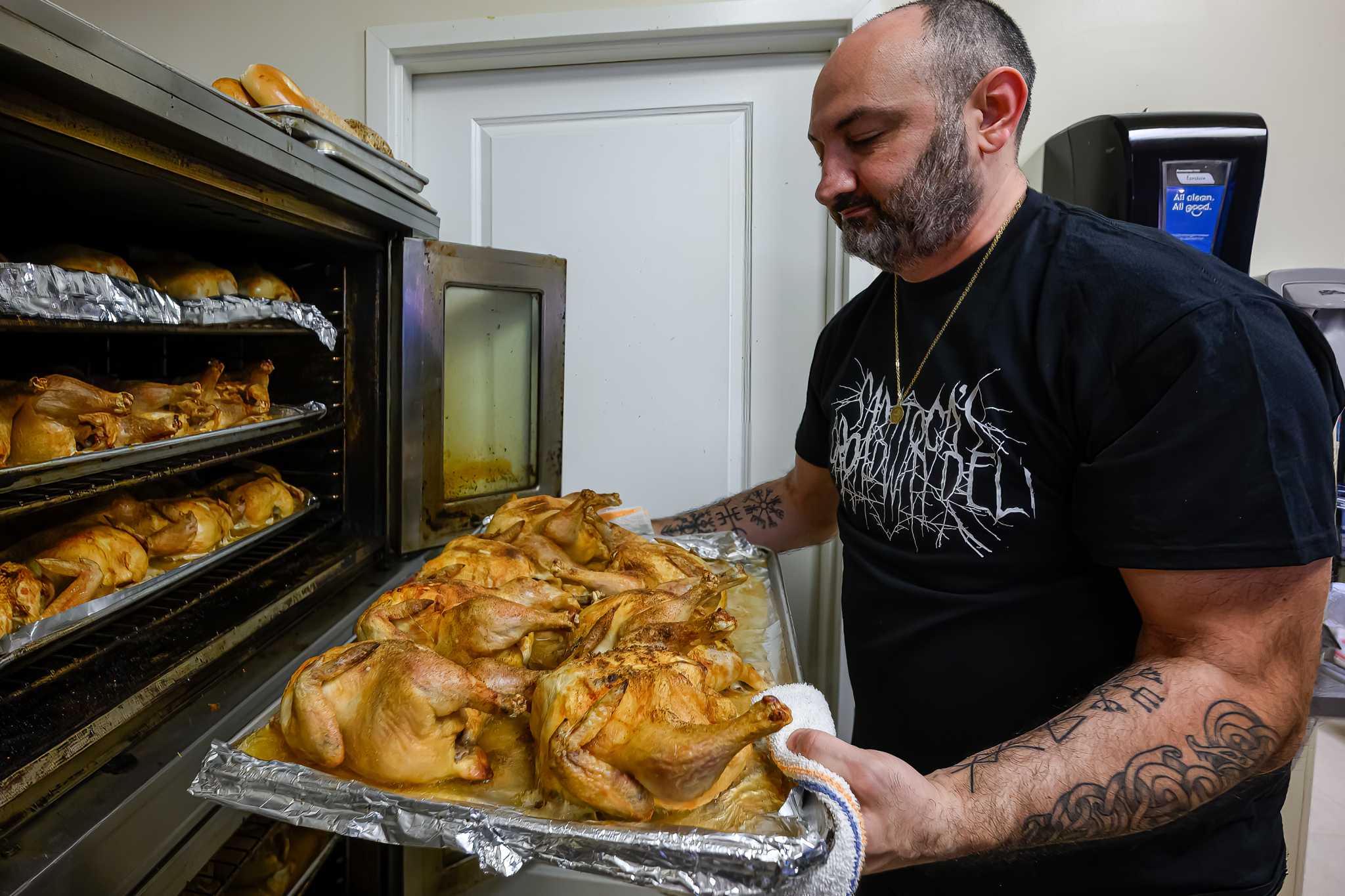 Saratoga's Broadway Deli hosts free chicken meal program for 4th year