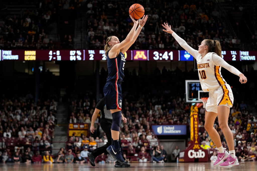 UConn women defeat Minnesota in Paige Bueckers' homecoming game
